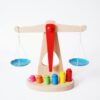 Menolana Children Balance Scale Wooden Balance Scale Weighing Scale Educational Math Scale with Cylindrical Weights and Visual Pointer Suitable for Preschool Centers