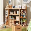 Saudism Wooden Stuffed Animal Storage Organizer with Elastic Ropes, 4-Tier Kids Toy Storage Shelf with 2 Removable Drawers, DIY Modular Toy Cabinet for Playroom, Nursery, Bedroom (Natural)