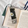 Wooden Bookmarks for Book Lovers, Handmade DIY Book Mark with Dark Green Tassels Spring Daisy Flowers Page Markers Artistic Book Accessories Gift for Women Men