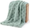 BEDSURE Fleece Throw Blanket